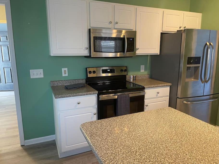 Willa Adorable 3Br/2Ba W/ Garage 2Min Walk Ecu Health Greenville Zewnętrze zdjęcie